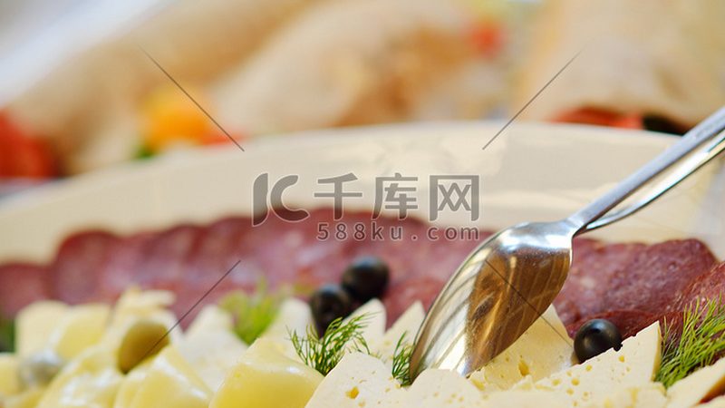 小餐饮加盟品牌，如何慧眼识珠？**