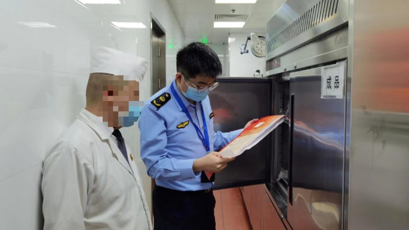 为了更直观地了解速冻食品的营养成分，以下列举了几种常见速冻食品的营养成分对比：